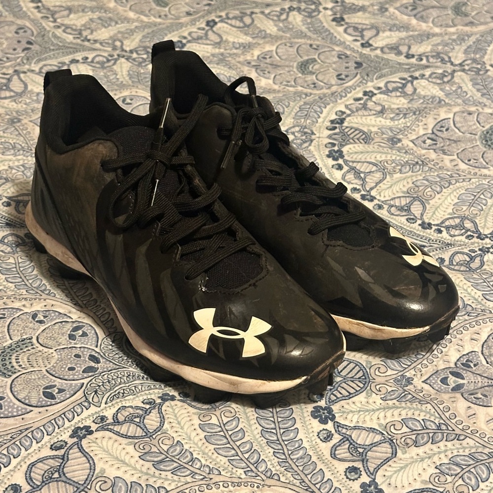 Under Armour Youth Cleats 5.5